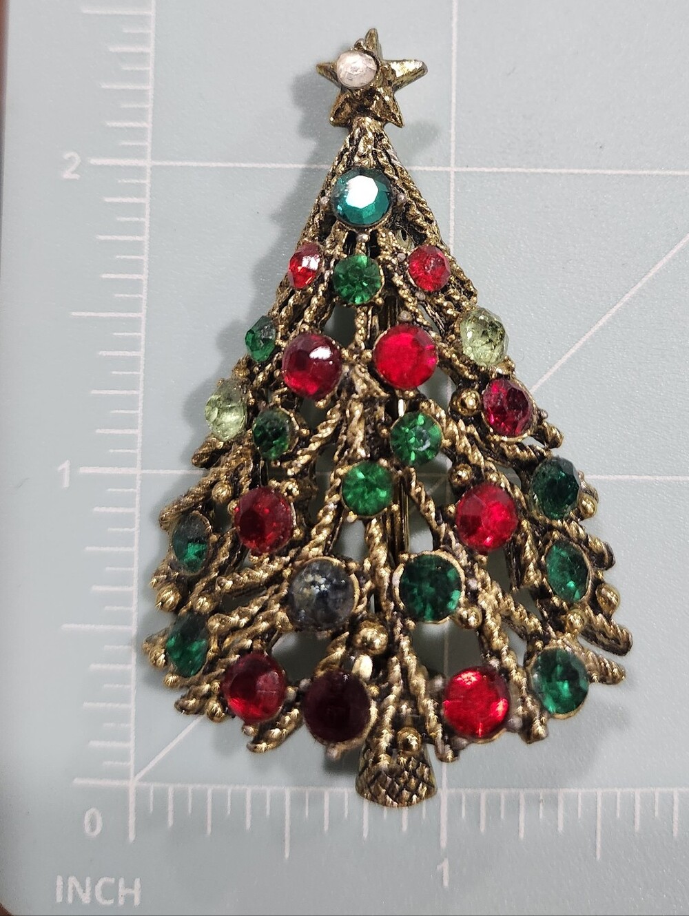 Vintage Hollycraft Festive Gold-Tone Christmas Tree Brooch Red Green Stones